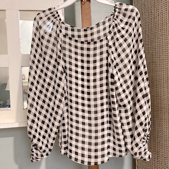 Tops - Black&White sheer checkered long sleeve top.